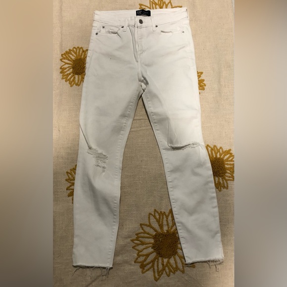 GAP Denim - Gap brand white denim stretchy jeans . Size 27 regular.